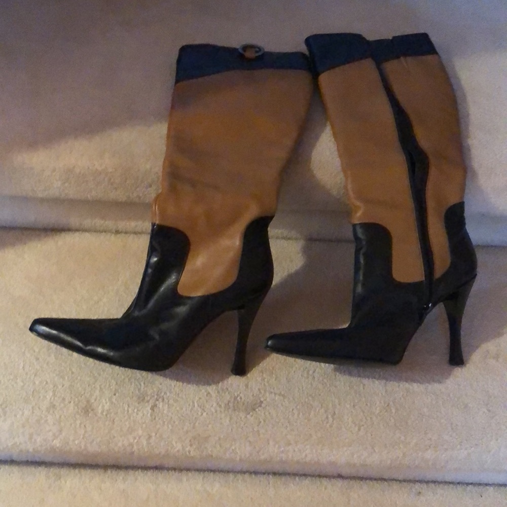 Beautiful pair of Aldo dress boots two tone camel and dark brown. UK size 39. - Picture 3 of 6